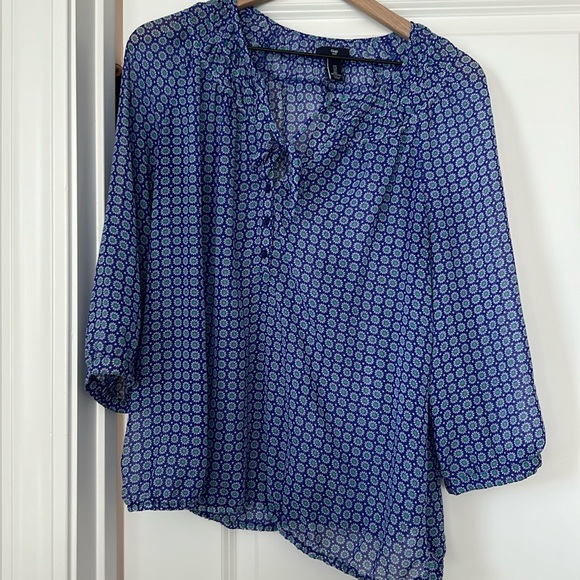 GAP Tops - Sheer and cool peasant-style top from the Gap